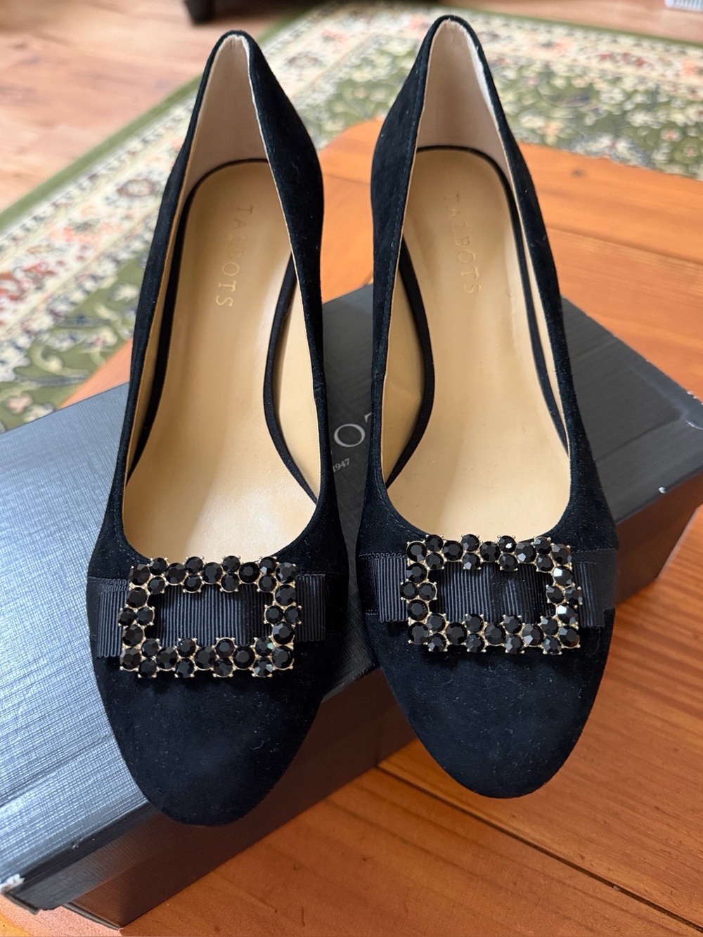 Talbots Black Suede Women’s Embellished Pumps, Isadora, size 9  NIB